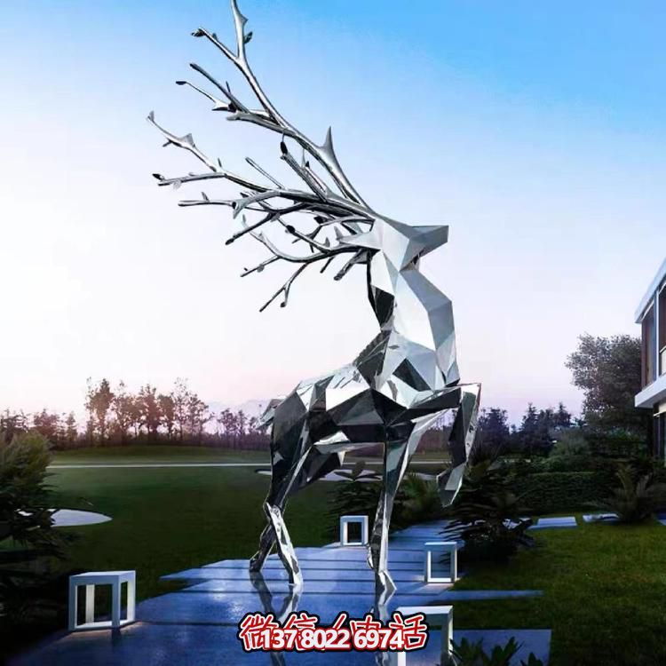 不銹鋼幾何形鏡面彩繪擺件，為校園景觀戶外售樓處帶來時(shí)尚美感