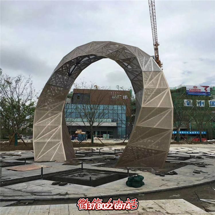 樓盤戶外水池擺放不銹鋼創意拱門園林景觀雕塑