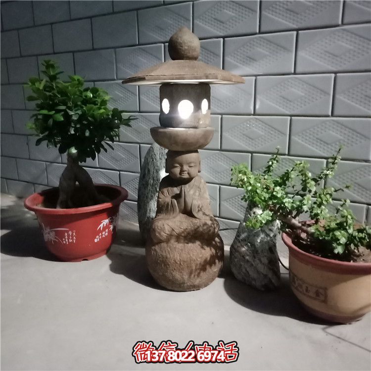 日式寺院仿古青石頭燈地?zé)魬?hù)外擺件太陽(yáng)能石燈
